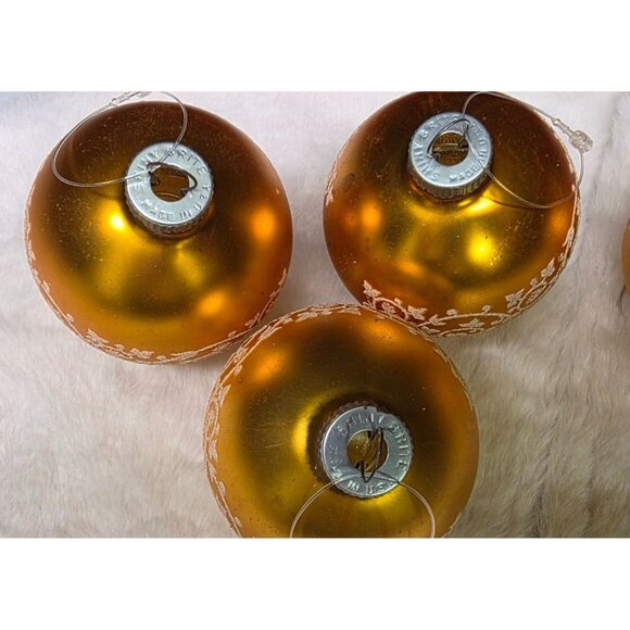 Vintage MCM Shiny Brite Gold and White Mica Stenciled Christmas Ornaments - Picture 6 of 7